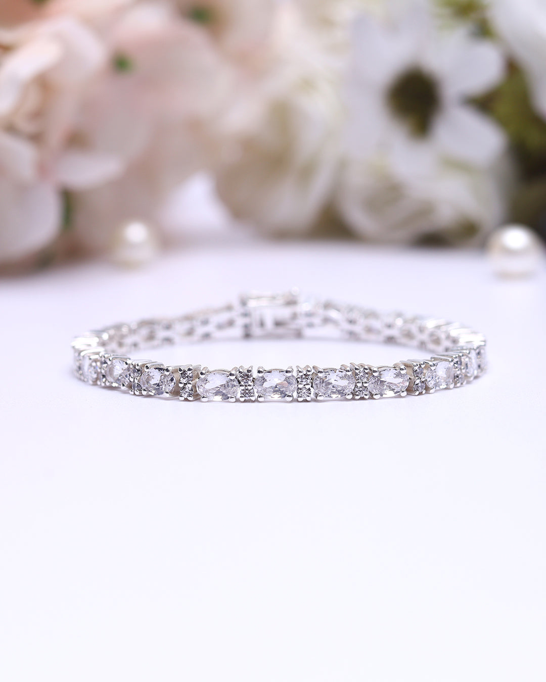 Elegant White Oval Zirconia Bracelet