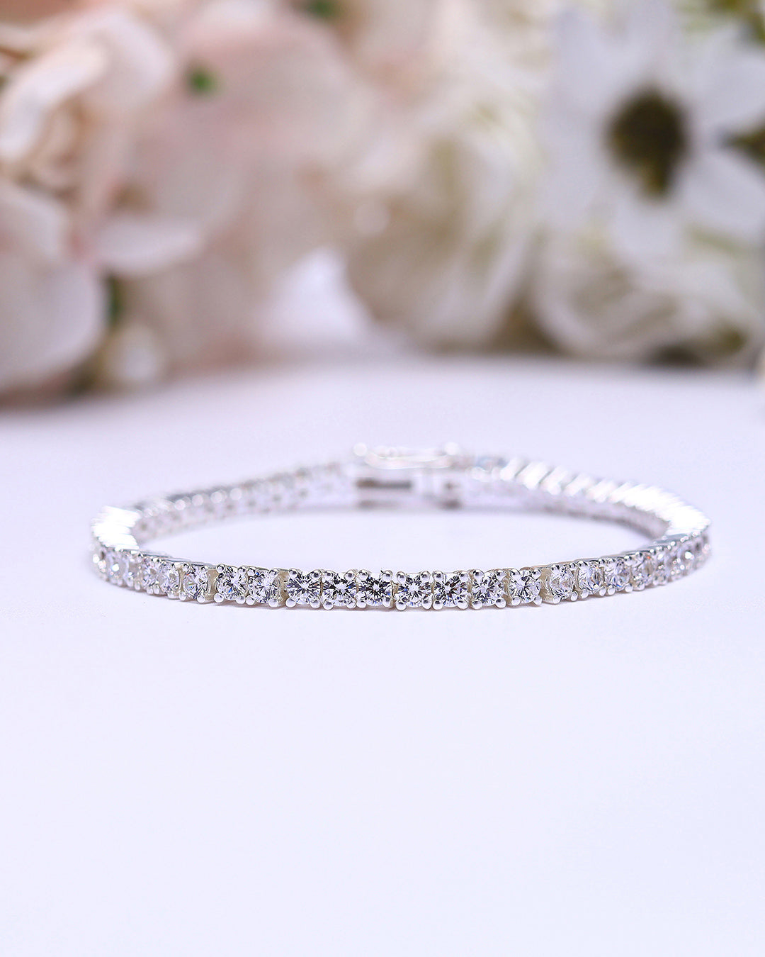 Dainty Glittering White Zirconia Tennis Bracelet